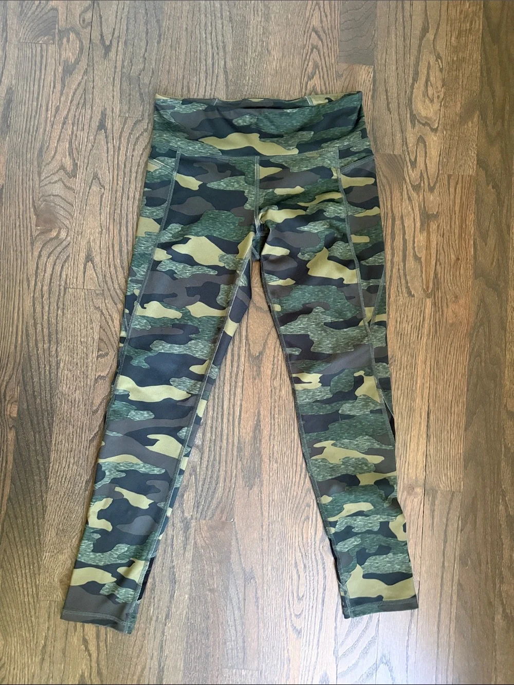 NEW Girls' Old Navy Elevate Leggings - Mid-Rise Go-Dry Bottoms + Bonus Camo Pair